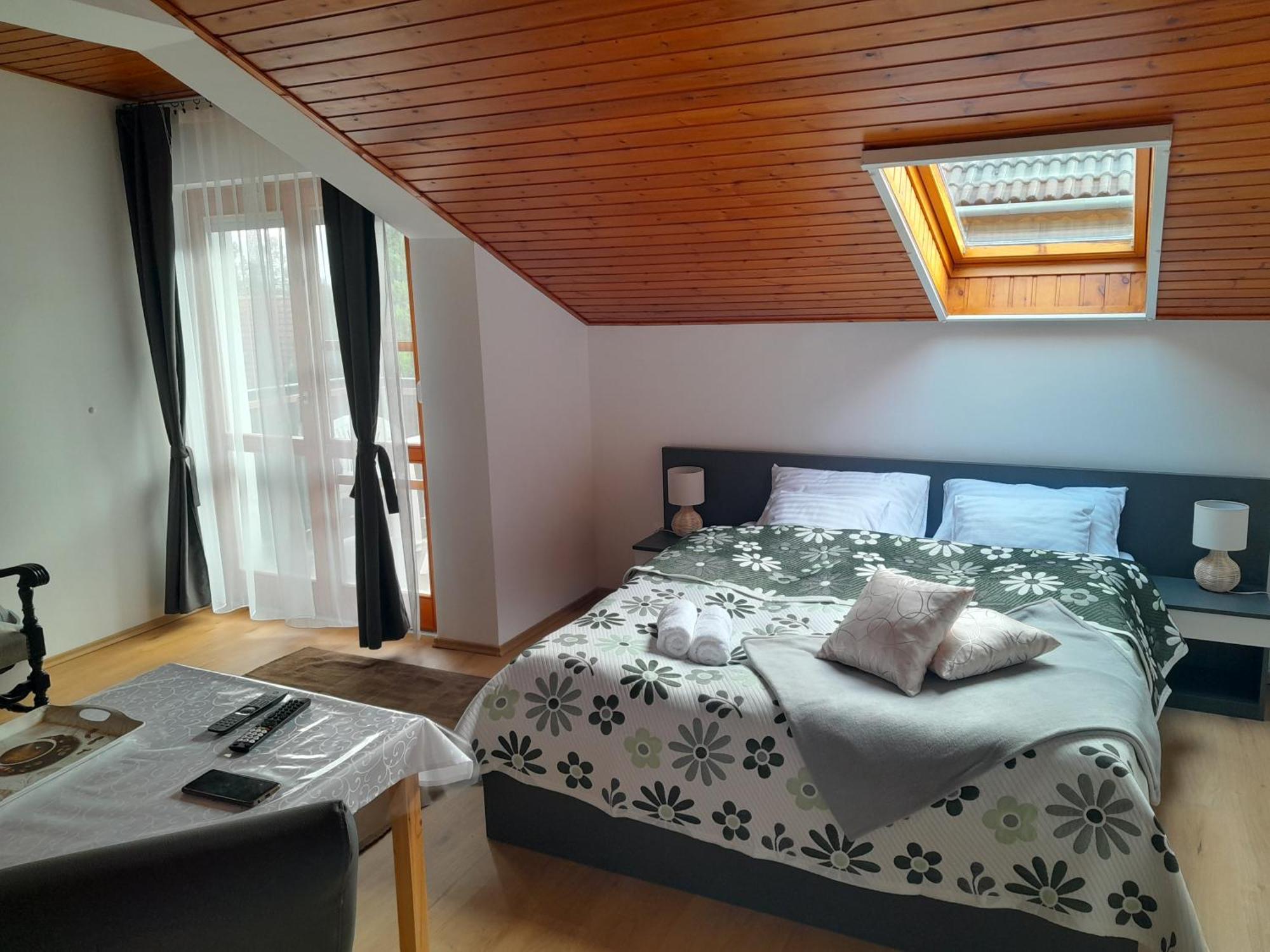Nyirfa Apartmanhaz ซาลาคาโรส ภายนอก รูปภาพ