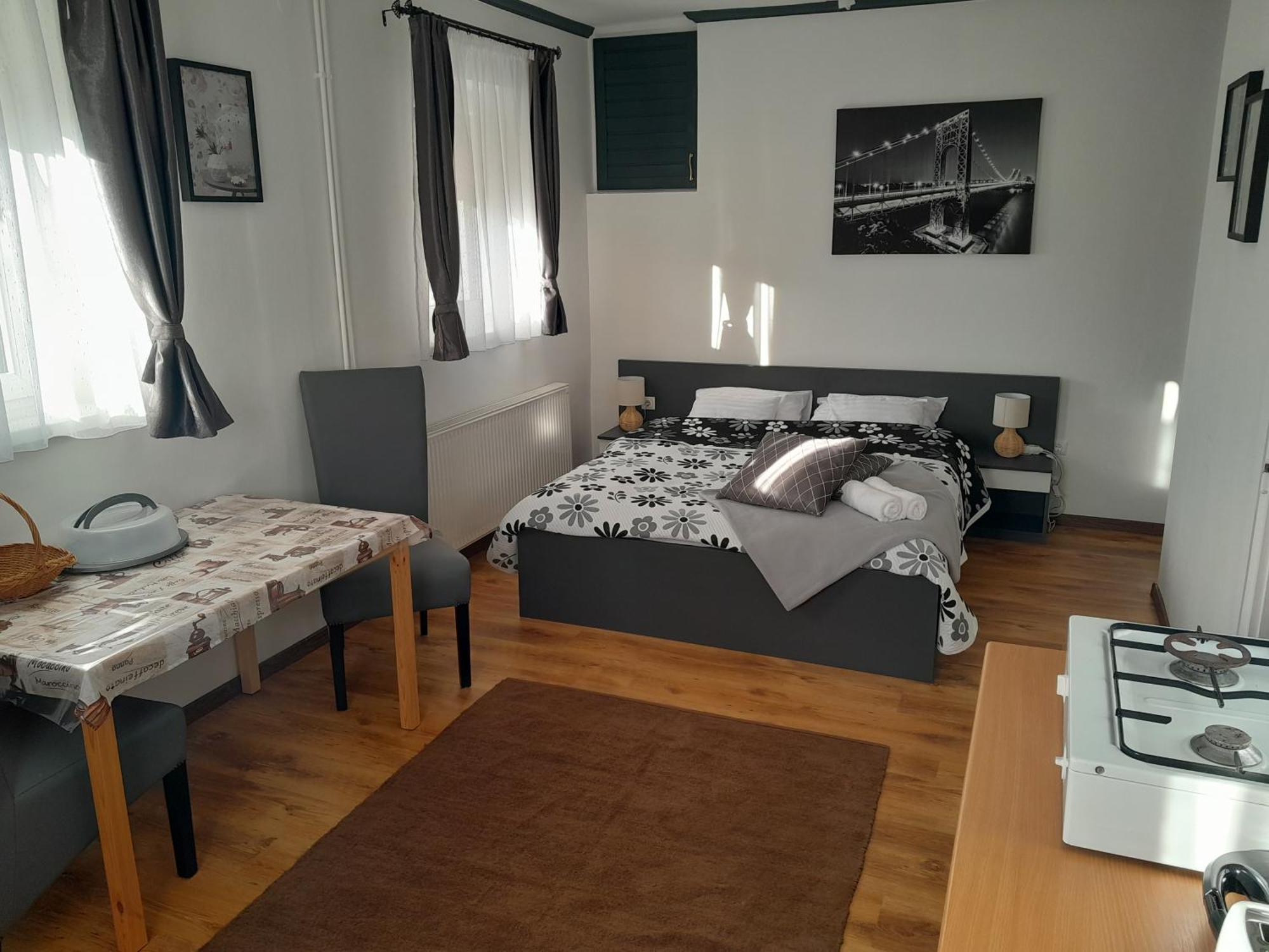 Nyirfa Apartmanhaz ซาลาคาโรส ภายนอก รูปภาพ