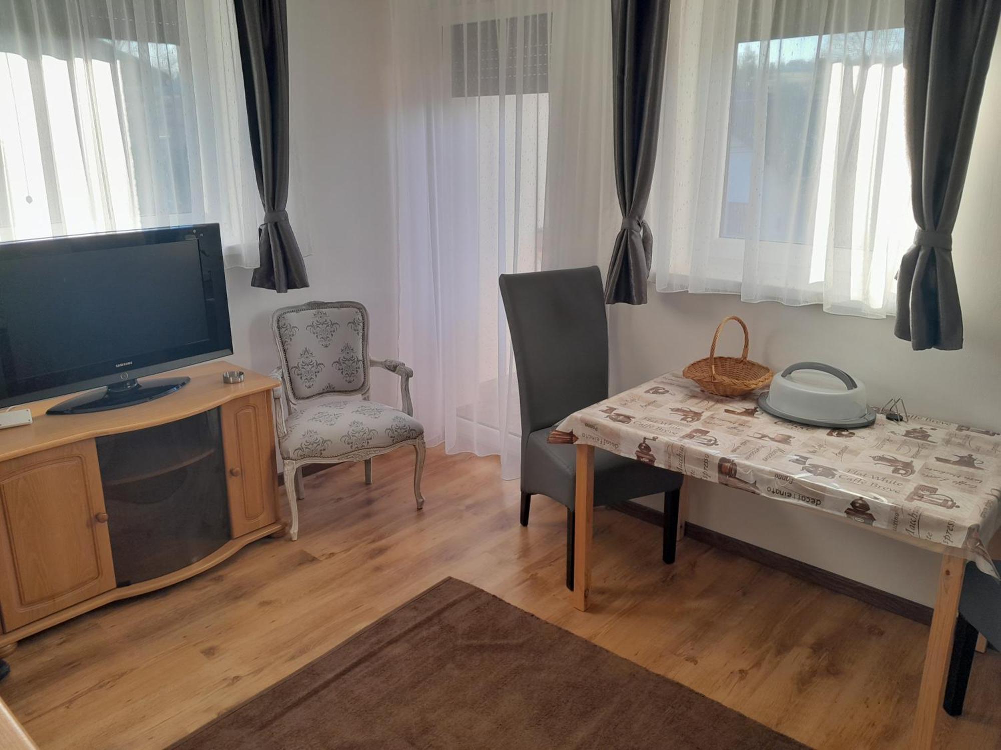 Nyirfa Apartmanhaz ซาลาคาโรส ภายนอก รูปภาพ