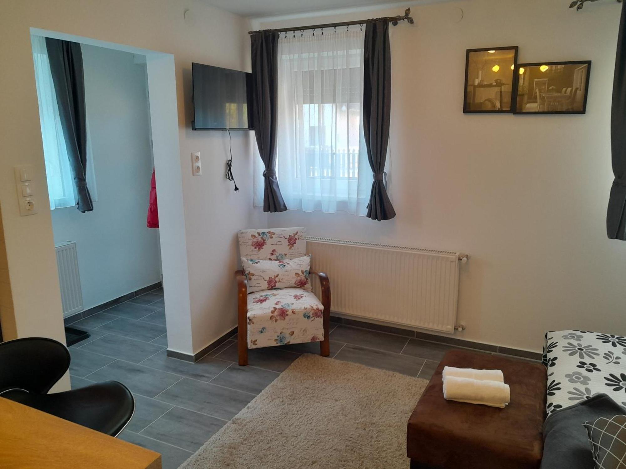 Nyirfa Apartmanhaz ซาลาคาโรส ภายนอก รูปภาพ