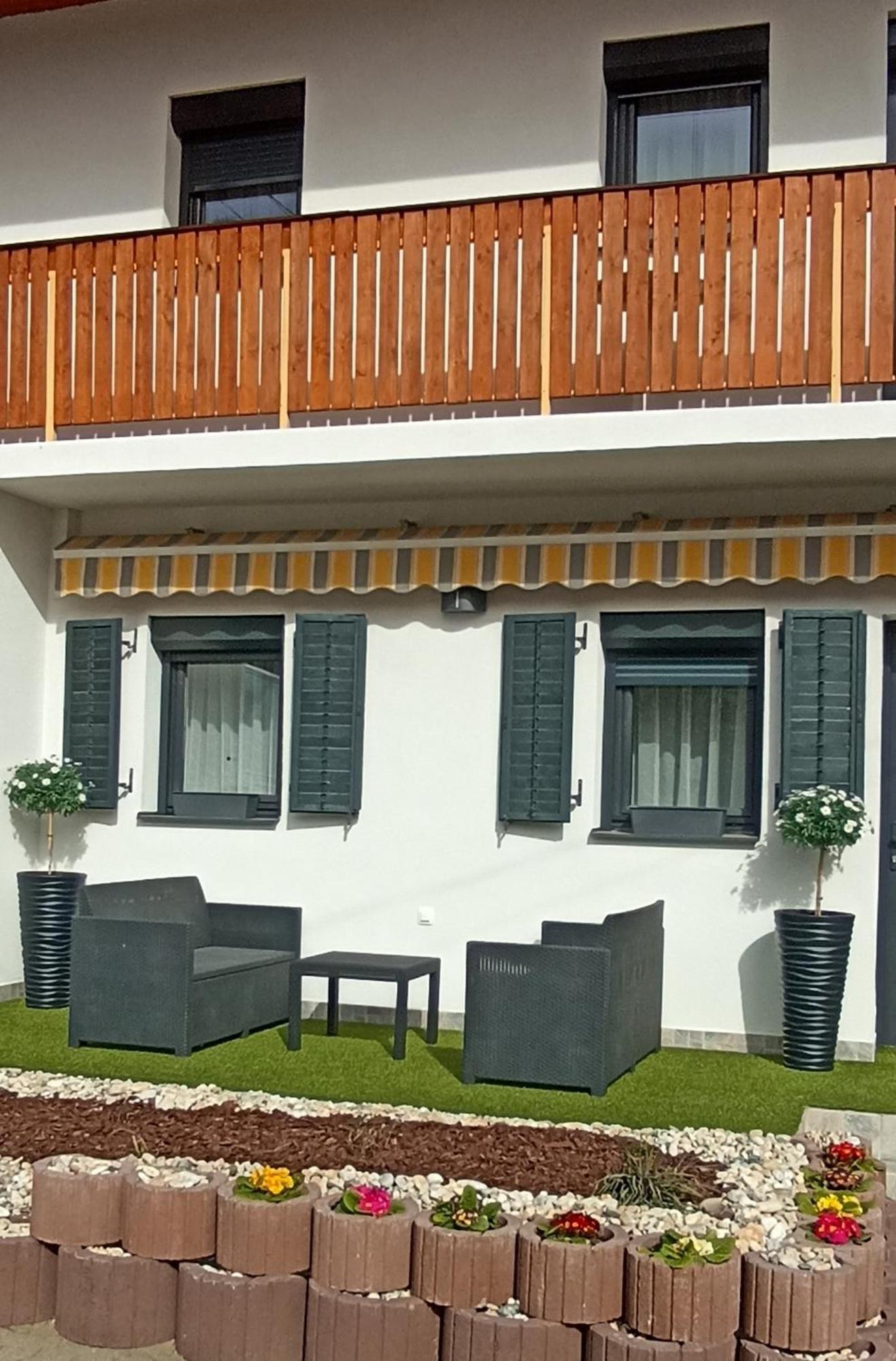 Nyirfa Apartmanhaz ซาลาคาโรส ภายนอก รูปภาพ